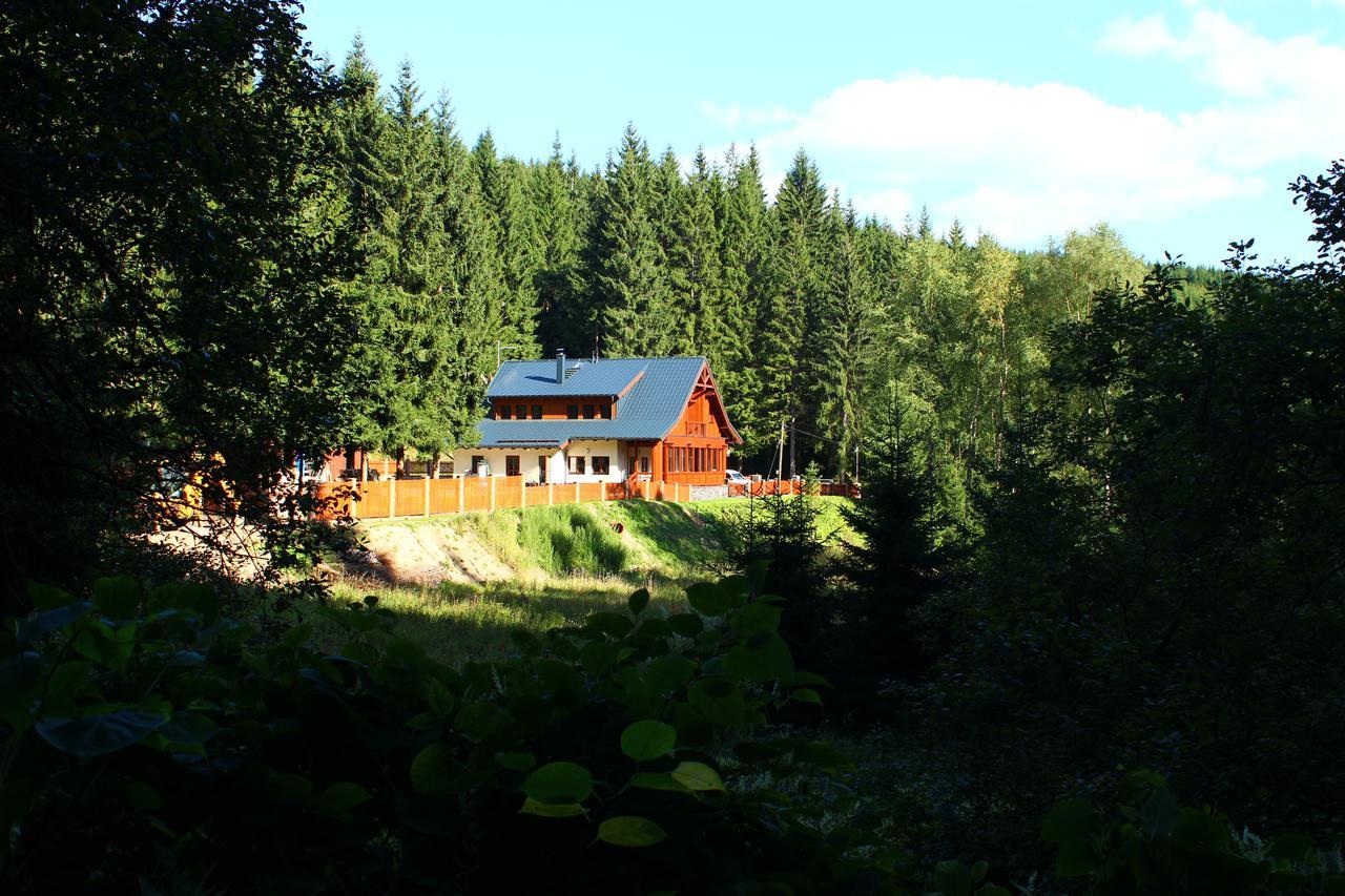 Jezirko Lesni Restaurant & Penzion Jáchymov Dış mekan fotoğraf