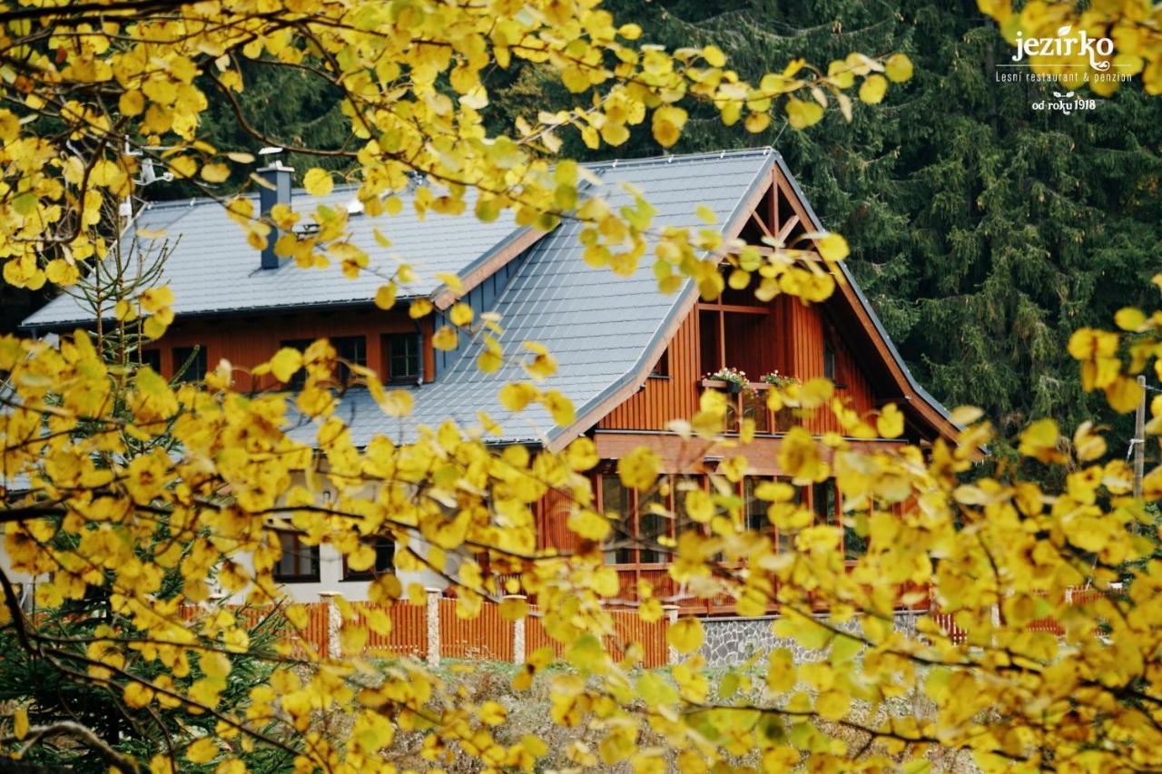 Jezirko Lesni Restaurant & Penzion Jáchymov Dış mekan fotoğraf