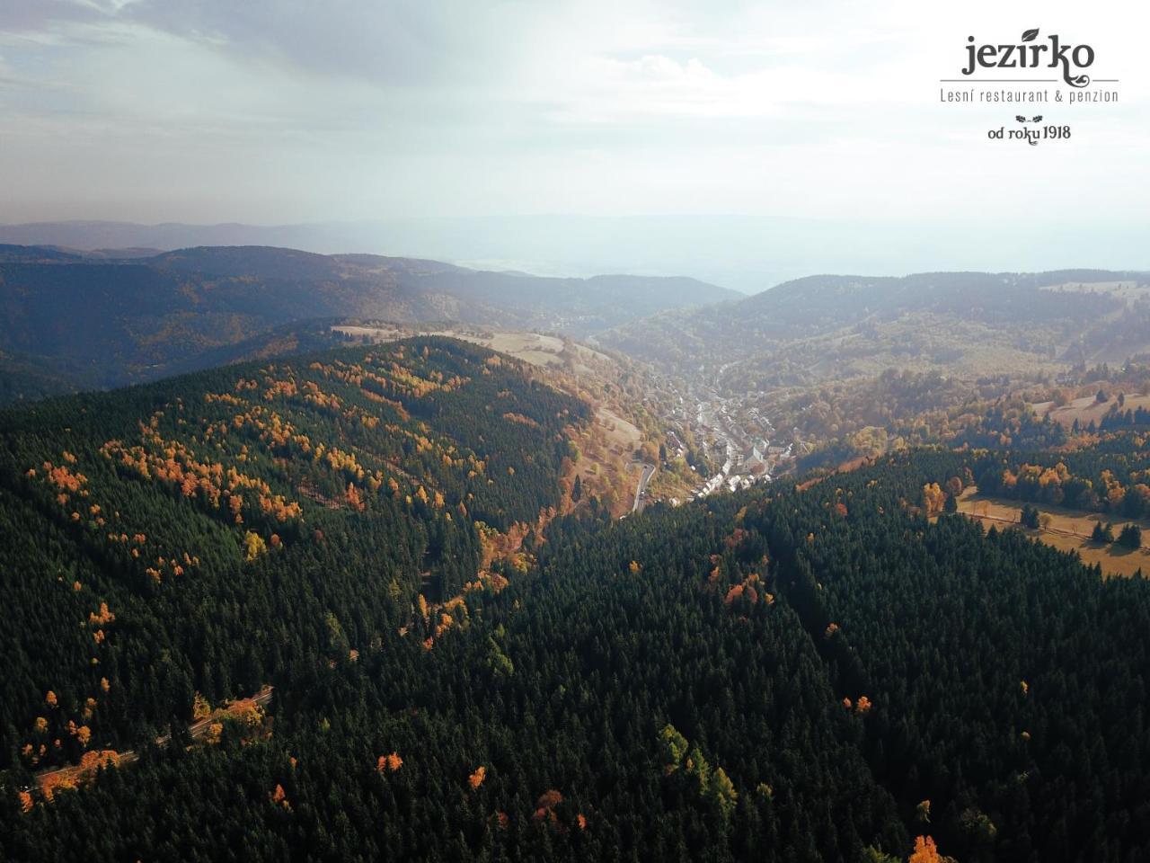 Jezirko Lesni Restaurant & Penzion Jáchymov Dış mekan fotoğraf